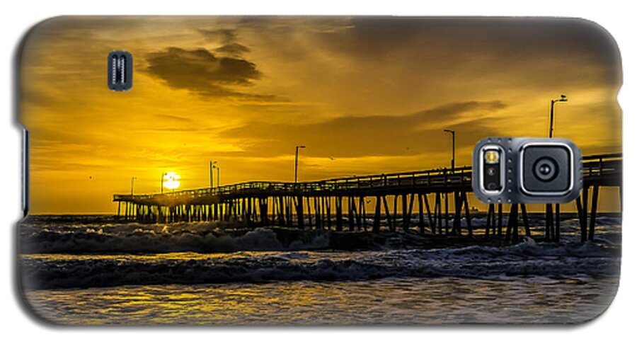 Virginia Galaxy S5 Case featuring the photograph Dawn at the Virginia Pier by Nick Zelinsky Jr