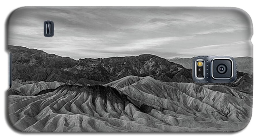 Death Valley Galaxy S5 Case featuring the photograph Death Valley Undulating Hills by Jeff Hubbard
