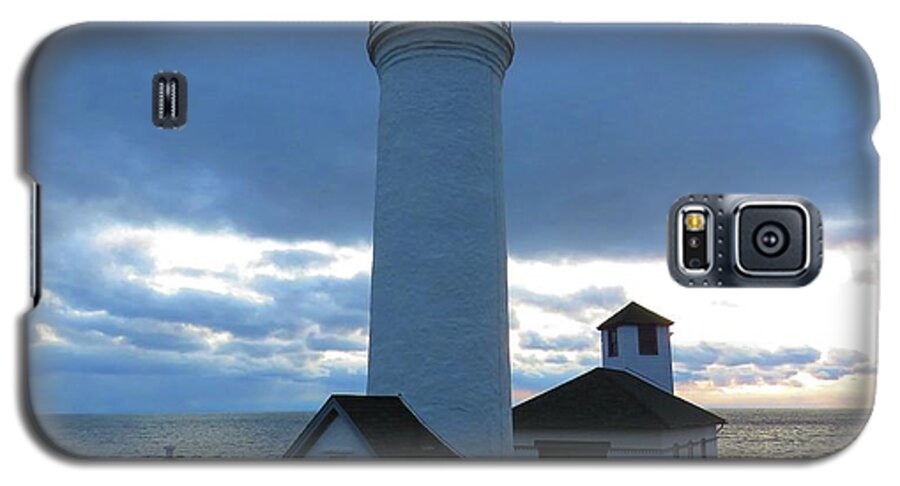 The Light At Tibbetts Point Lighthouse Shines With The December Clouds Galaxy S5 Case featuring the photograph December light, Tibbetts Point by Dennis McCarthy