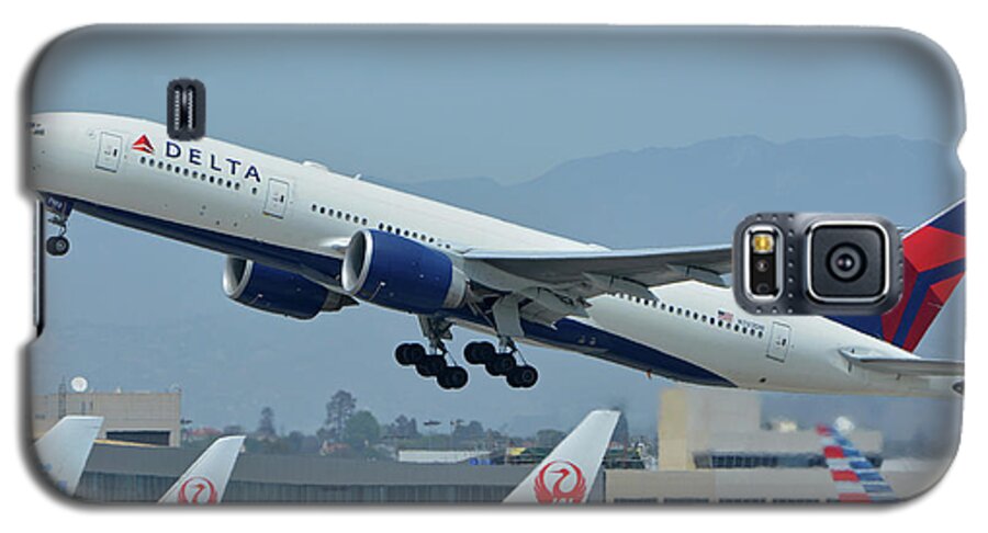 Airplane Galaxy S5 Case featuring the photograph Delta Boeing 777-232LR N703DN Los Angeles International Airport May 3 2016 by Brian Lockett