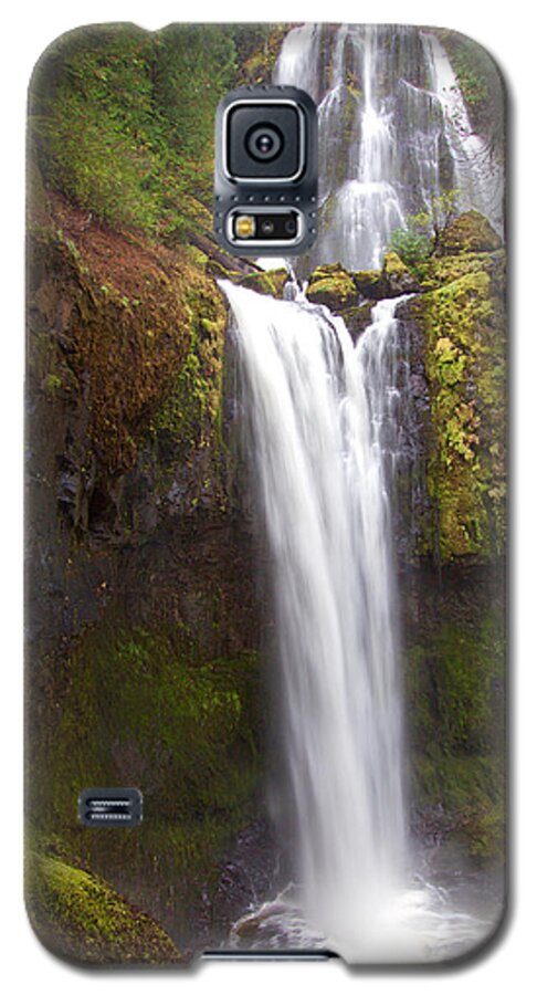 Waterfall Galaxy S5 Case featuring the photograph Dual Cascade by Todd Kreuter