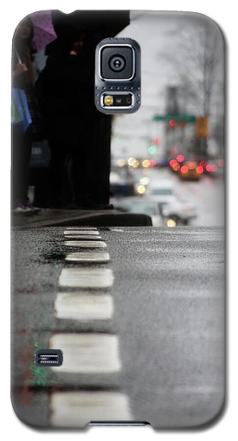 Street Photography Galaxy S5 Case featuring the photograph Echoes in the rain drops by J C