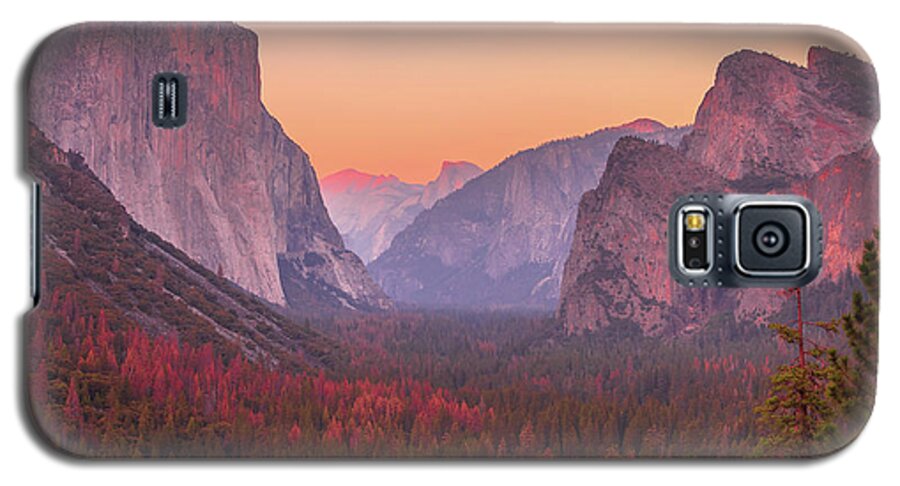 Yosemite Galaxy S5 Case featuring the photograph El Capitan golden hour by Benny Marty
