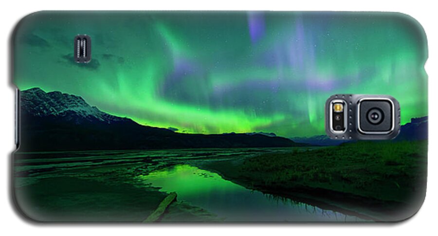 Aurora Galaxy S5 Case featuring the photograph Electric Skies Over Jasper National Park by Dan Jurak