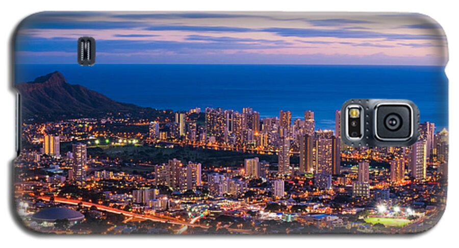 Honolulu Galaxy S5 Case featuring the photograph Evening in Honolulu by Jason Chu