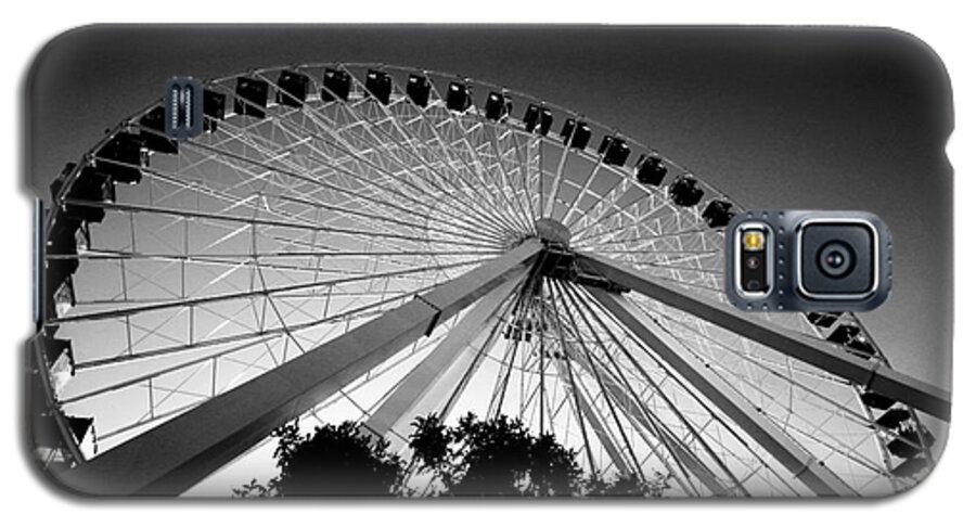 Chicago Galaxy S5 Case featuring the photograph Ferris Wheel by Leslie Leda