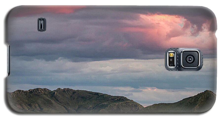 Landscape Galaxy S5 Case featuring the photograph Glow in clouds by Hitendra SINKAR