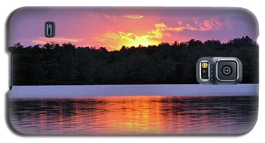 Sunset Galaxy S5 Case featuring the photograph Sunsets by Glenn Gordon