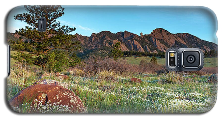 Flatirons Galaxy S5 Case featuring the photograph Flatirons Sunrise by Philip Rodgers