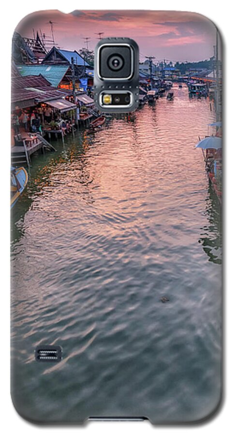 Amphawa Galaxy S5 Case featuring the photograph Floating Market Sunset by Adrian Evans