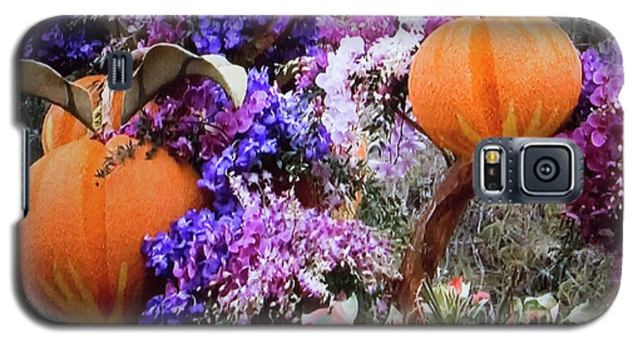 Flowers Galaxy S5 Case featuring the photograph Floral Peaches by Linda Phelps