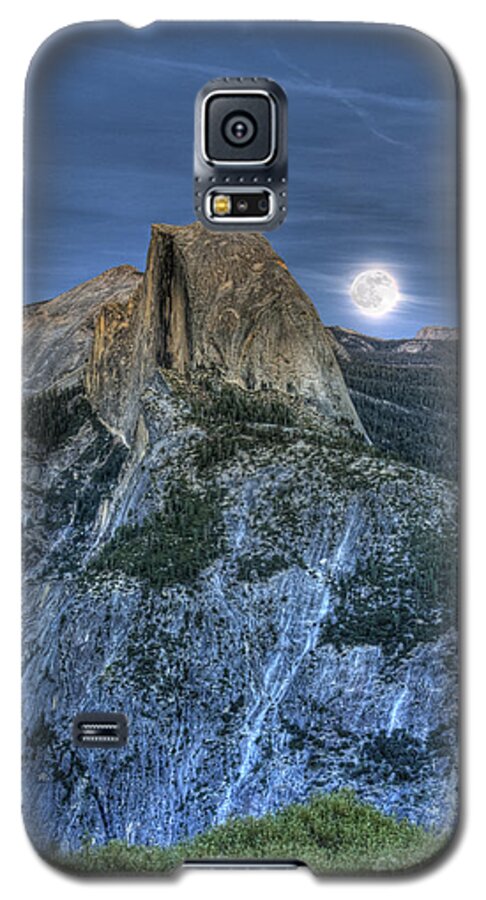 Half Dome Galaxy S5 Case featuring the photograph Full Moon rising behind Half Dome by Jim And Emily Bush