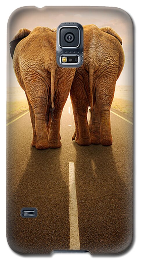 Elephant Galaxy S5 Case featuring the photograph Going away together / travelling by road by Johan Swanepoel