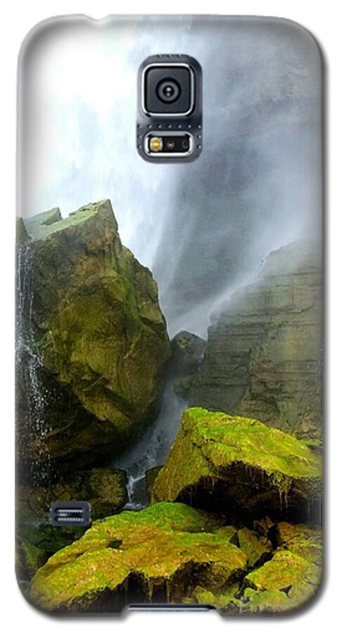 Falls Galaxy S5 Case featuring the photograph Green falls by Raymond Earley