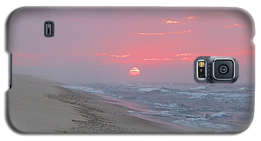 Haze Galaxy S5 Case featuring the photograph Hazy Sunrise by Newwwman