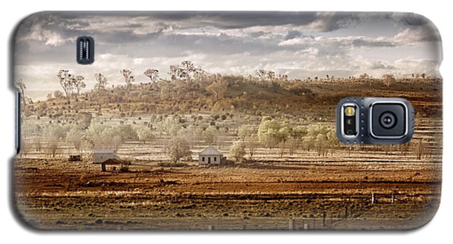 Landscapes Galaxy S5 Case featuring the photograph Heartland by Holly Kempe