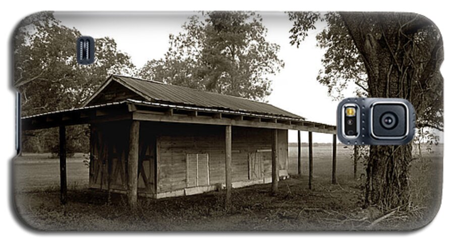 North Carolina Galaxy S5 Case featuring the photograph Horse Shelter by Joseph G Holland