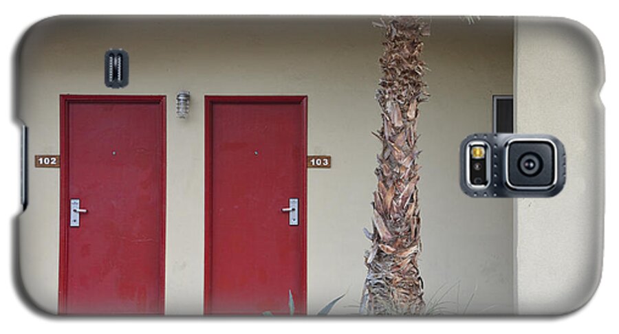 Hotel Galaxy S5 Case featuring the photograph Hotel Rooms, 102 and 103, Palm Springs, CA by Erik Burg