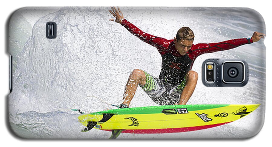 Surfer Galaxy S5 Case featuring the photograph I can fly by Nathan Rupert