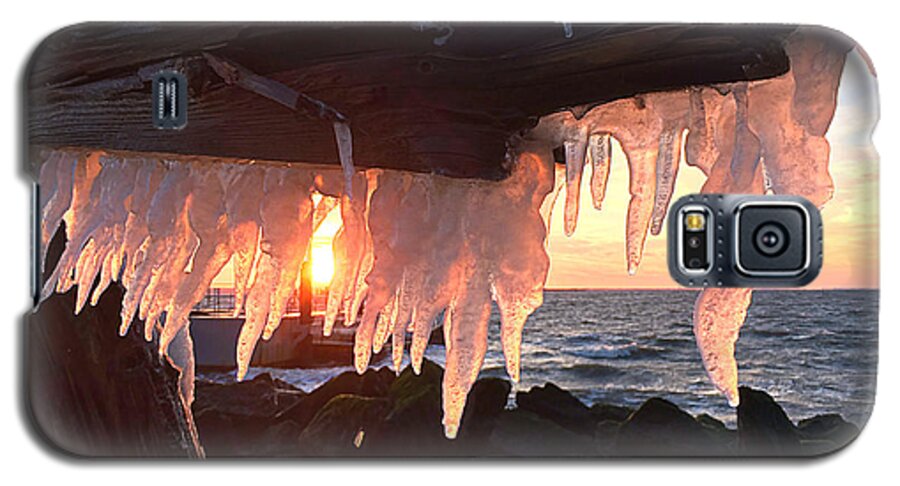 Sandy Hook Galaxy S5 Case featuring the photograph Ice Fangs by Kristopher Schoenleber