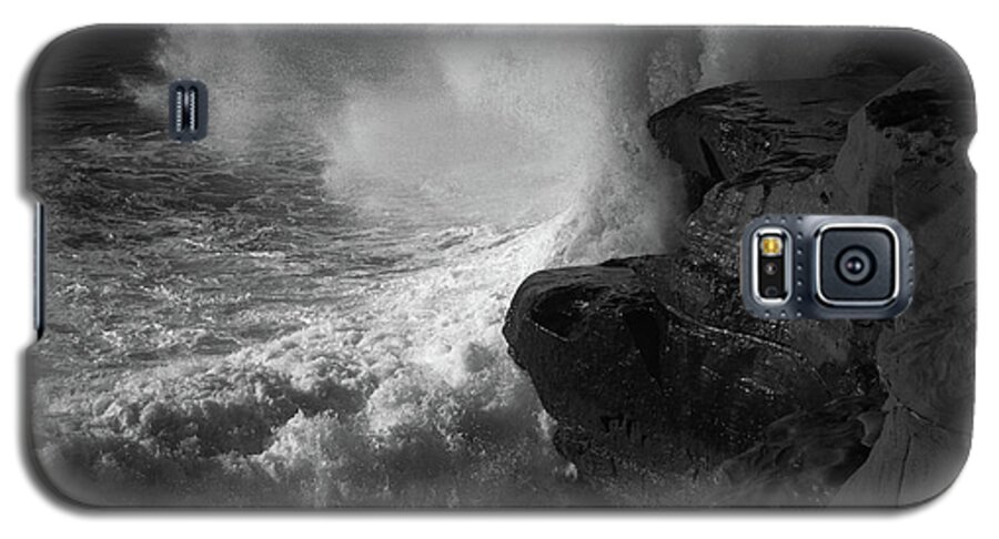 Waves Galaxy S5 Case featuring the photograph Impulse by Ryan Weddle