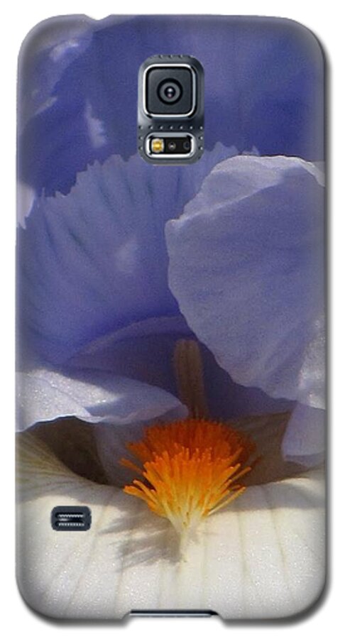 Flowers Galaxy S5 Case featuring the photograph Iris's Iris by Lori Lafargue