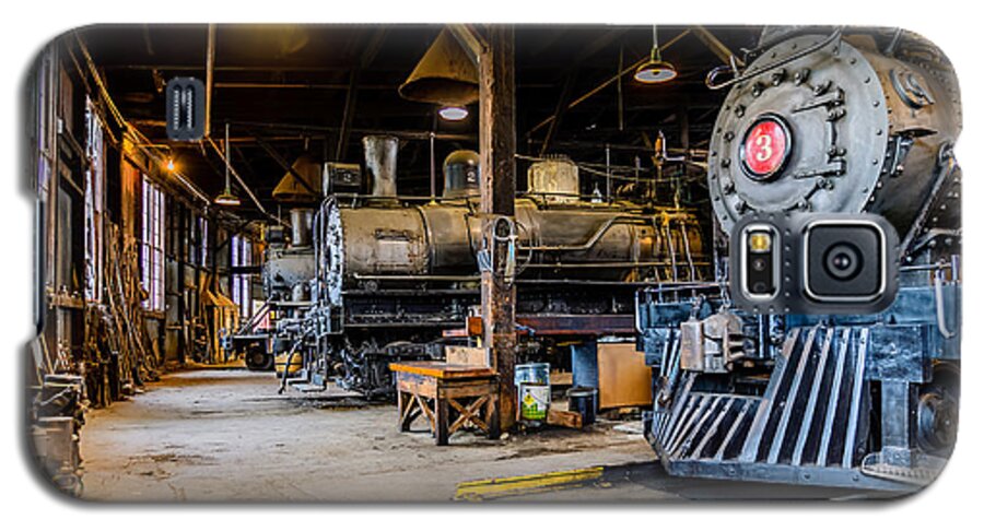 Jamestown Galaxy S5 Case featuring the photograph Jamestown Roundhouse by Mike Ronnebeck