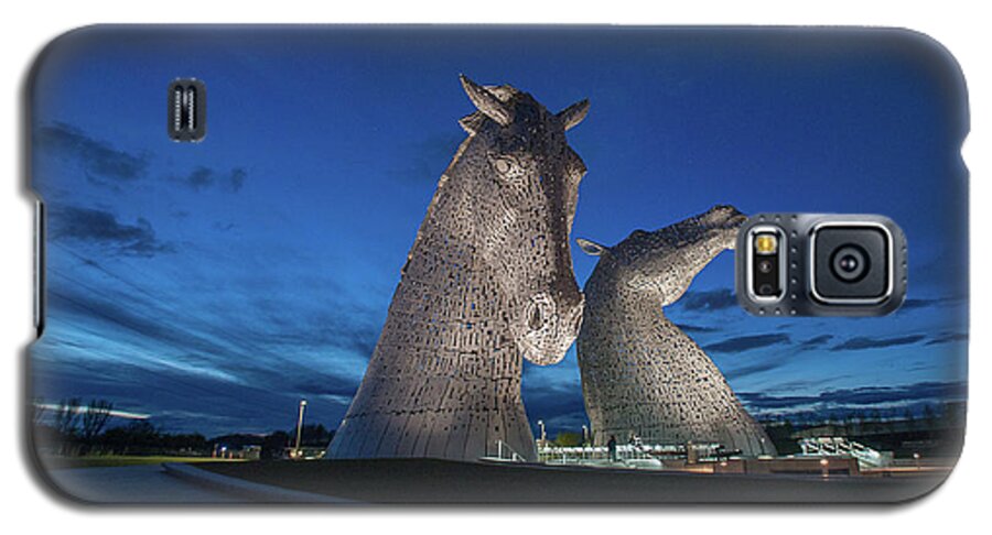 Horses Galaxy S5 Case featuring the photograph Kelpies by Terry Cosgrave