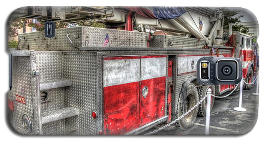 Ladder Truck 152 Galaxy S5 Case featuring the photograph Ladder Truck 152 - 9-11 Memorial by Eddie Yerkish