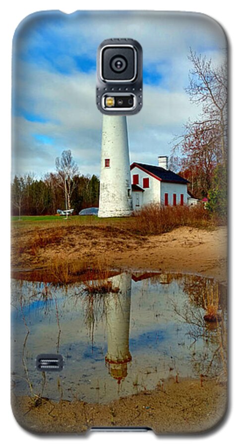 Sturgeon Point Lighthouse Galaxy S5 Case featuring the photograph Lake Huron Lighthouse by Michael Rucker