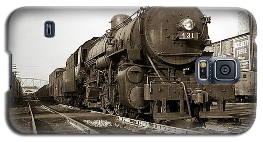 Lehigh Valley Galaxy S5 Case featuring the photograph Lehigh Valley Steam Locomotive 431 at Wilkes Barre PA. 1940s by Arthur Miller