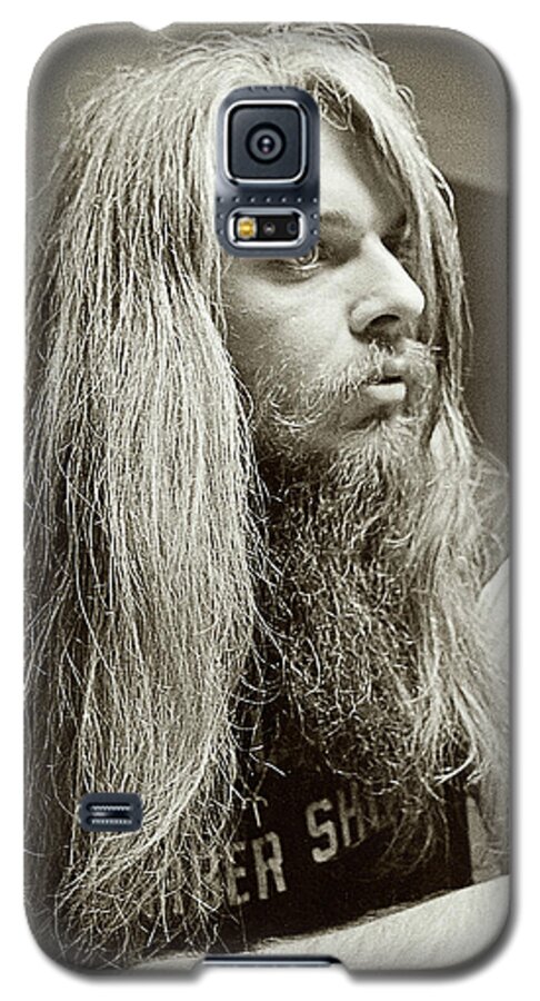 Pensive Galaxy S5 Case featuring the photograph Leon Russell 1970 by Martin Konopacki Restoration