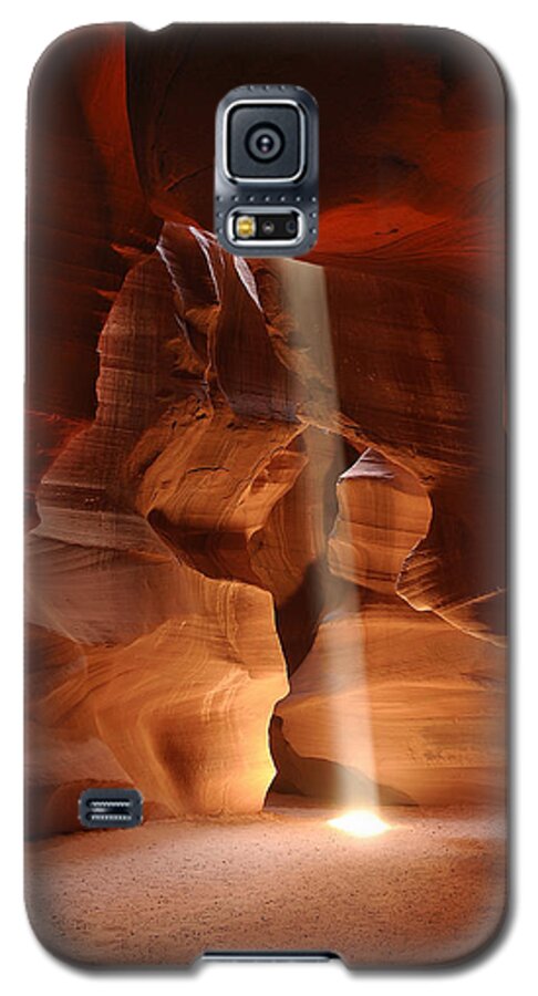Slot Canyon Galaxy S5 Case featuring the photograph Light From Above by Scott Read