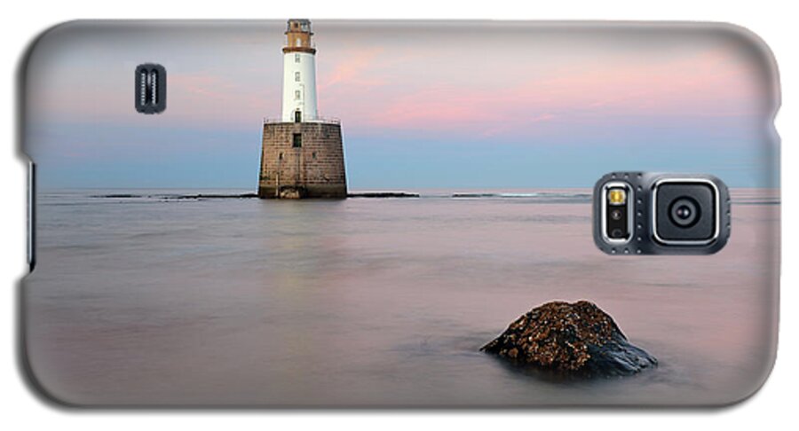 Rattray Head Lighthouse Galaxy S5 Case featuring the photograph Lighthouse Rattray by Grant Glendinning