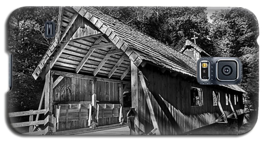 Covered Bridge Galaxy S5 Case featuring the photograph Loon Song Covered Bridge VIII BW by Rick Bartrand