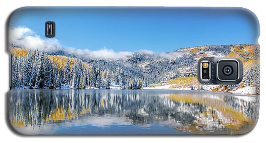 Lower Cataract Lake Galaxy S5 Case featuring the photograph Lower Cataract Lake Fall Snow Scene by Stephen Johnson
