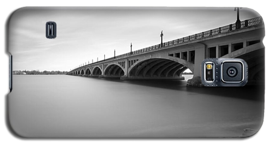 Macarthur Galaxy S5 Case featuring the photograph MacArthur Bridge To Belle Isle Detroit Michigan by Gordon Dean II