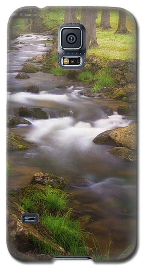Connecticut Galaxy S5 Case featuring the photograph Macedonia Mist by Kim Carpentier