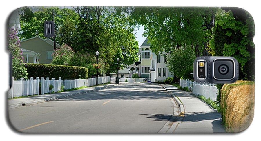 Michigan Galaxy S5 Case featuring the photograph Mackinac Island Street by Ed Taylor