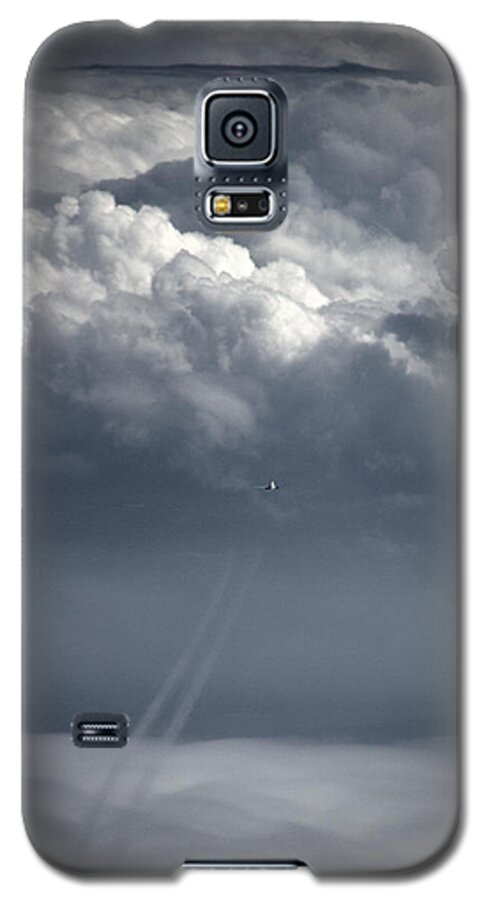 Makin Tracks Galaxy S5 Case featuring the photograph Makin Tracks by Edward Smith