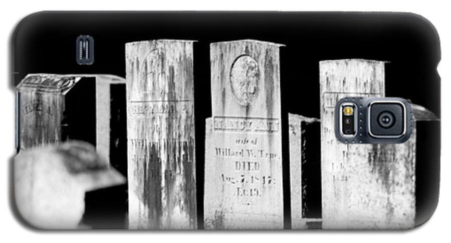 Cemetery Galaxy S5 Case featuring the photograph Meeting House Graveyard 4 by Dick Botkin
