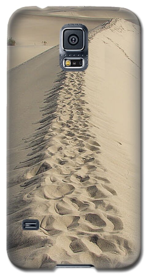 Sand Galaxy S5 Case featuring the photograph Mesquite Sand Dunes by Carl Moore