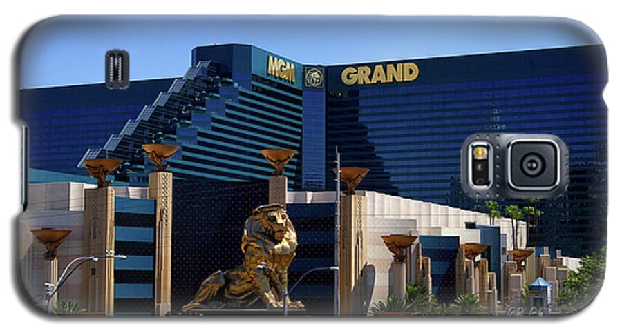 Mgm Grand Hotel Casino Galaxy S5 Case featuring the photograph MGM GRAND Hotel Casino by Mariola Bitner