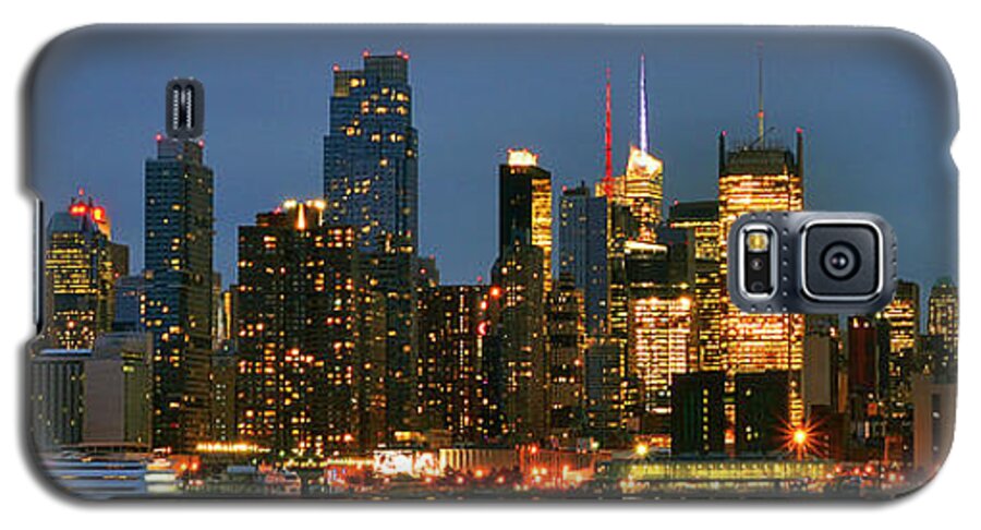 Manhattan Galaxy S5 Case featuring the photograph Midtown Manhattan by Zawhaus Photography
