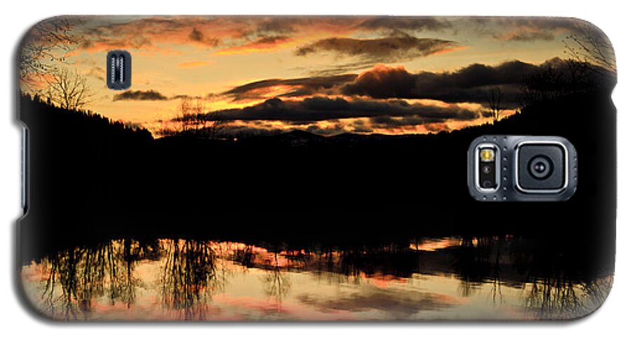 Sunrise Galaxy S5 Case featuring the photograph Midwinter Sunrise by Albert Seger