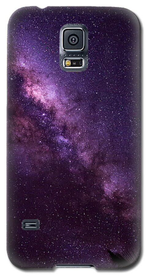 Astrophotography Galaxy S5 Case featuring the photograph Milky Way Over Mission Beach Vertical by Avian Resources