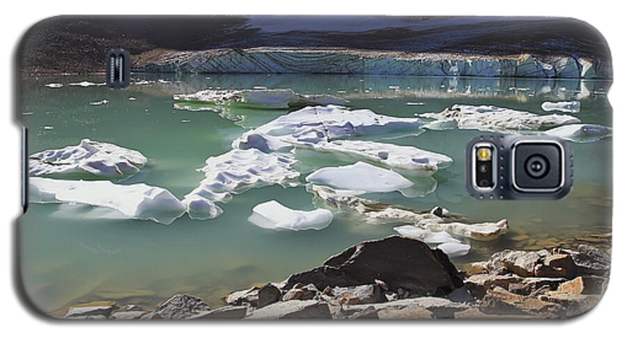 Mount Edith Cavell Galaxy S5 Case featuring the photograph Mini Icebergs by Teresa Zieba
