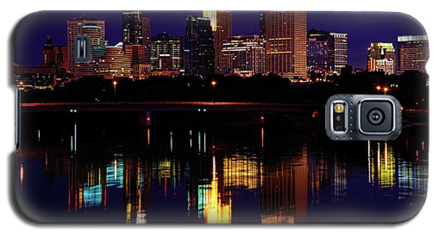 Minneapolis Galaxy S5 Case featuring the photograph Minneapolis Twilight by Rick Berk