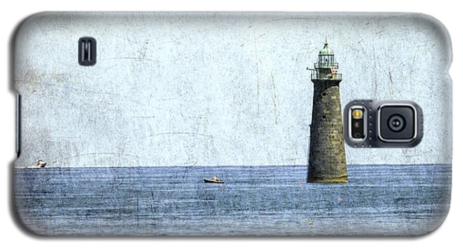 Minot Galaxy S5 Case featuring the photograph Minot Ledge Light by Brian MacLean
