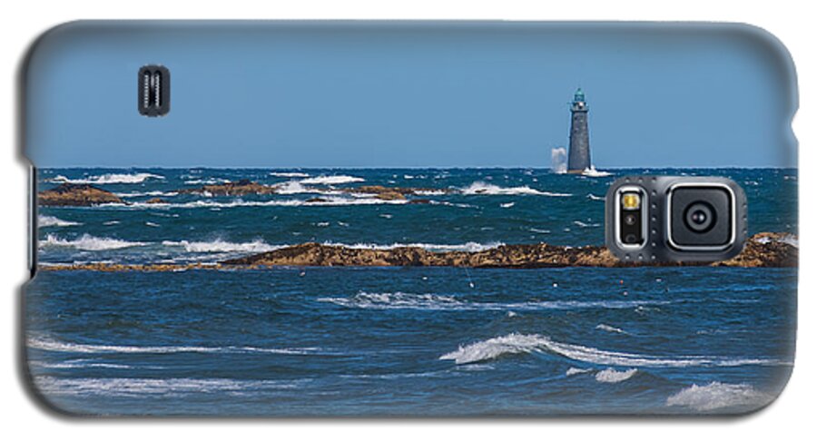 Lighthouse Galaxy S5 Case featuring the photograph Minot Lighthouse Wave Crash by Brian MacLean